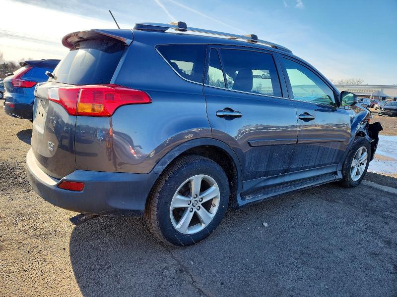 Photo 3 from auction – 2015 TOYOTA RAV4 with VIN 2T3RFREV0FW318316