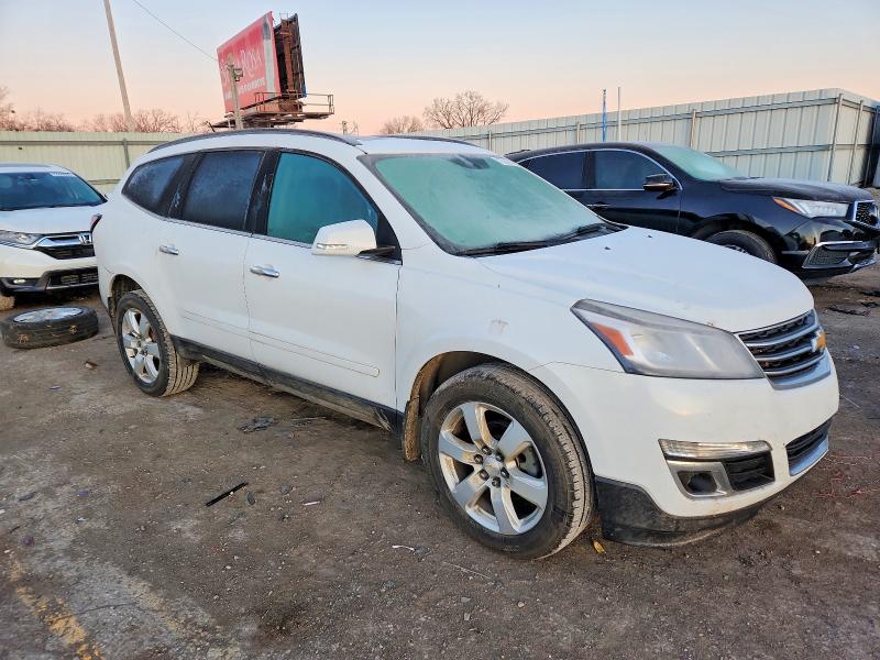Photo 4 from auction – 2017 CHEVROLET TRAVERSE L with VIN 1GNKRGKD8HJ235590