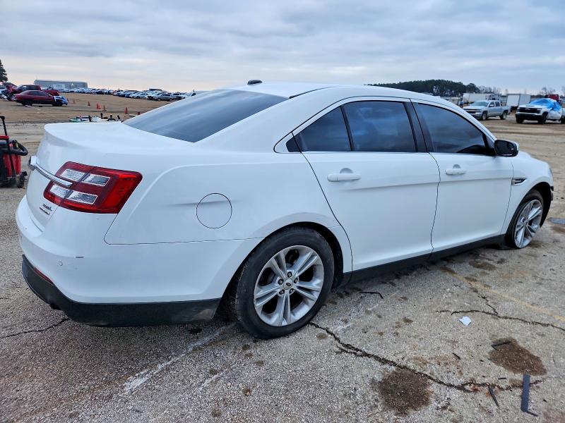 Photo 3 from auction – 2015 FORD TAURUS with VIN 1FAHP2E82FG192245