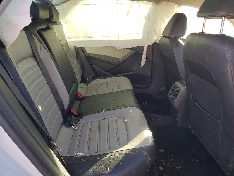 Photo 11 from auction – 2015 VOLKSWAGEN PASSAT SE with VIN 1VWBS7A39FC101790