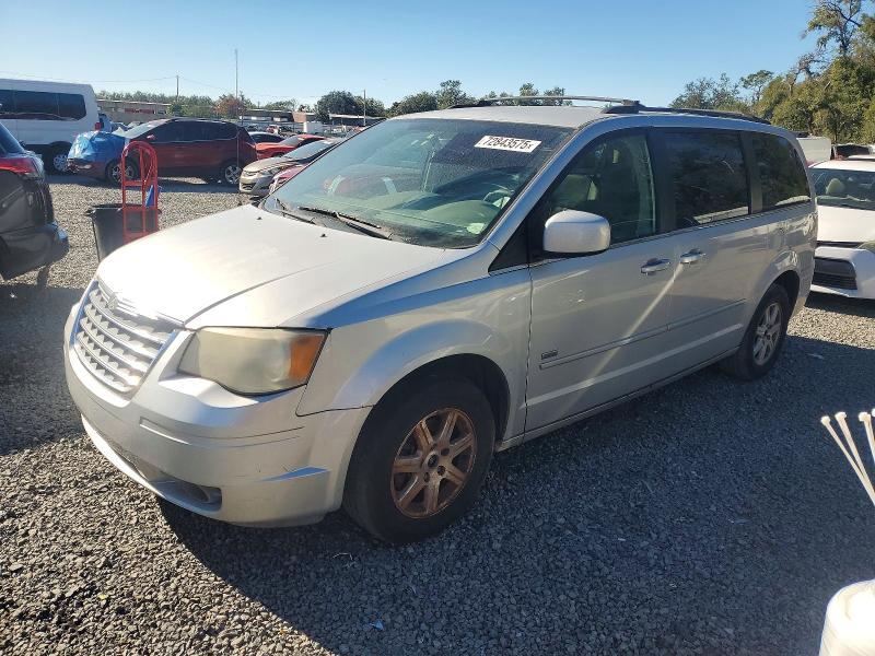 CHRYSLER TOWN & COU 2008 with VIN 2A8HR54P48R752291 - Photo from auction