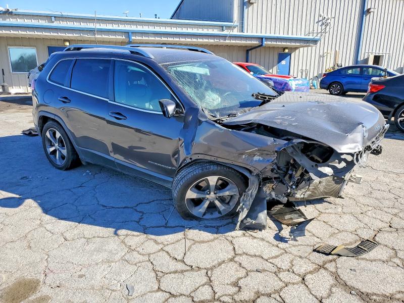 Photo 4 from auction – 2019 JEEP CHEROKEE L with VIN 1C4PJLDB1KD275283
