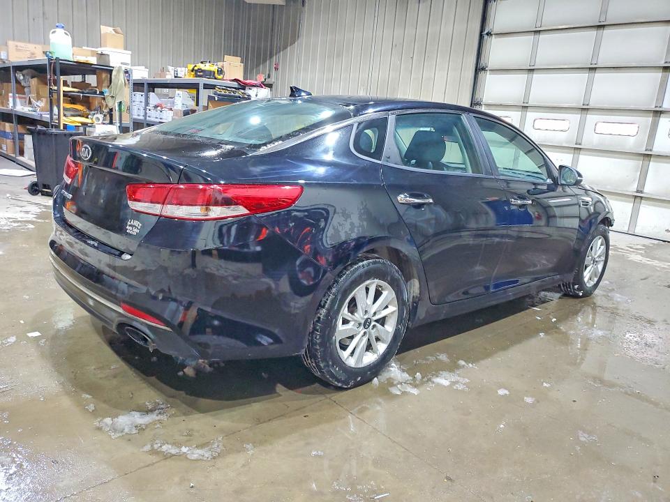 Photo 3 from auction – 2016 KIA OPTIMA with VIN KNAGT4L32G5104289