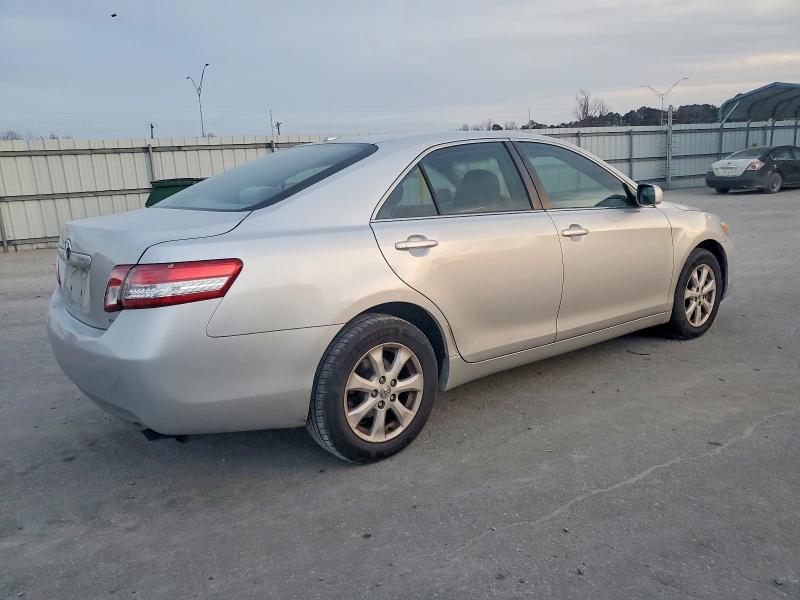 Photo 3 from auction – 2011 TOYOTA CAMRY with VIN 4T1BF3EK1BU210634