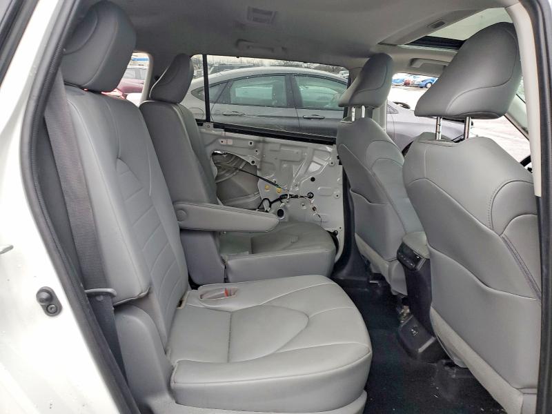 Photo 11 from auction – 2021 TOYOTA HIGHLANDER with VIN 5TDGZRBH6MS529340
