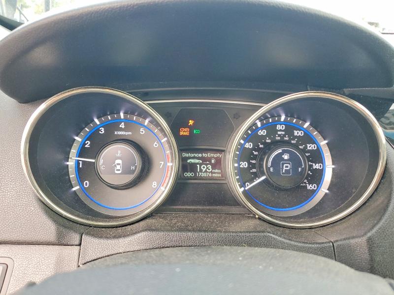 Photo 9 from auction – 2012 HYUNDAI SONATA SE with VIN 5NPEC4AC1CH365016