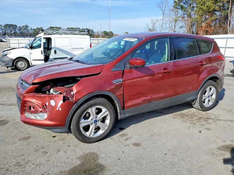 FORD ESCAPE SE 2015 مع رقم تعريف المركبة 1FMCU0GX7FUB11615 - صورة من المزاد