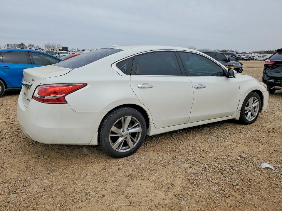 Photo 3 from auction – 2013 NISSAN ALTIMA 2.5 with VIN 1N4AL3AP4DN510200
