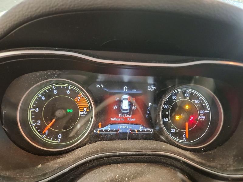 Photo 9 from auction – 2019 JEEP CHEROKEE with VIN 1C4PJMDXXKD112133