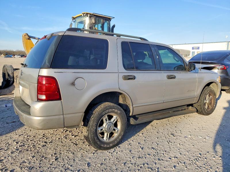 Photo 3 from auction – 2004 FORD EXPLORER X with VIN 1FMZU63K44UA44377