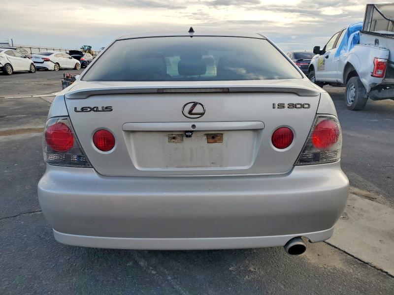 Photo 6 from auction – 2004 LEXUS IS 300 with VIN JTHBD192640093361
