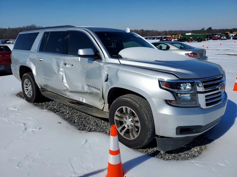 Photo 4 from auction – 2017 CHEVROLET SUBURBAN with VIN 1GNSCHKC7HR365635