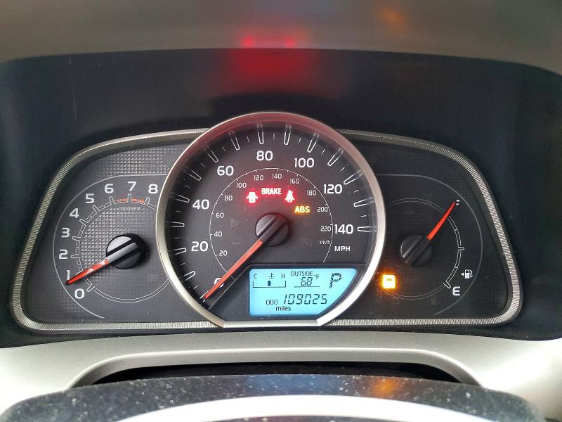 Photo 9 from auction – 2015 TOYOTA RAV4 LE with VIN JTMZFREV1FD070087