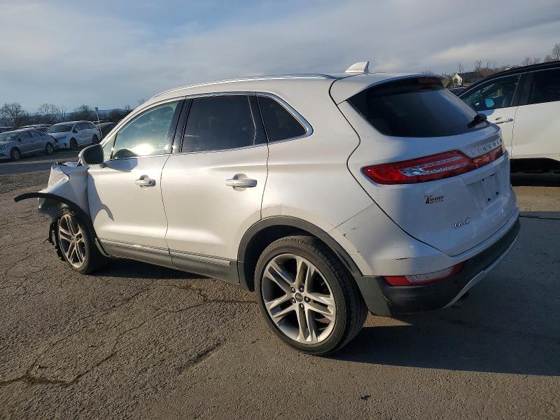 Photo 2 from auction – 2017 LINCOLN MKC RESERV with VIN 5LMCJ3D97HUL30851