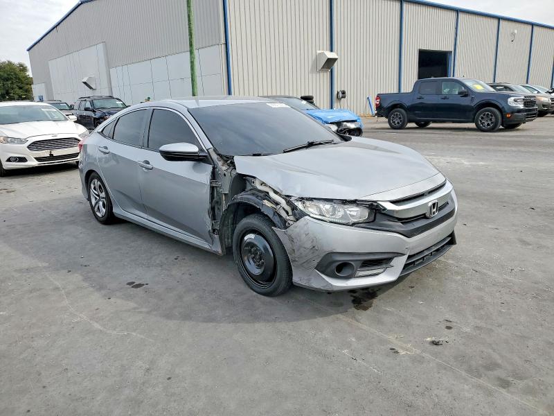 Photo 4 from auction – 2018 HONDA CIVIC LX with VIN 19XFC2F50JE025991