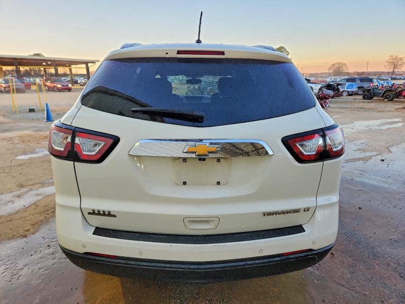 Photo 6 from auction – 2015 CHEVROLET TRAVERSE L with VIN 1GNKRHKD0FJ291526