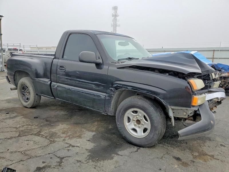Photo 4 from auction – 2004 CHEVROLET SILVERADO with VIN 1GCEC14X04Z115953