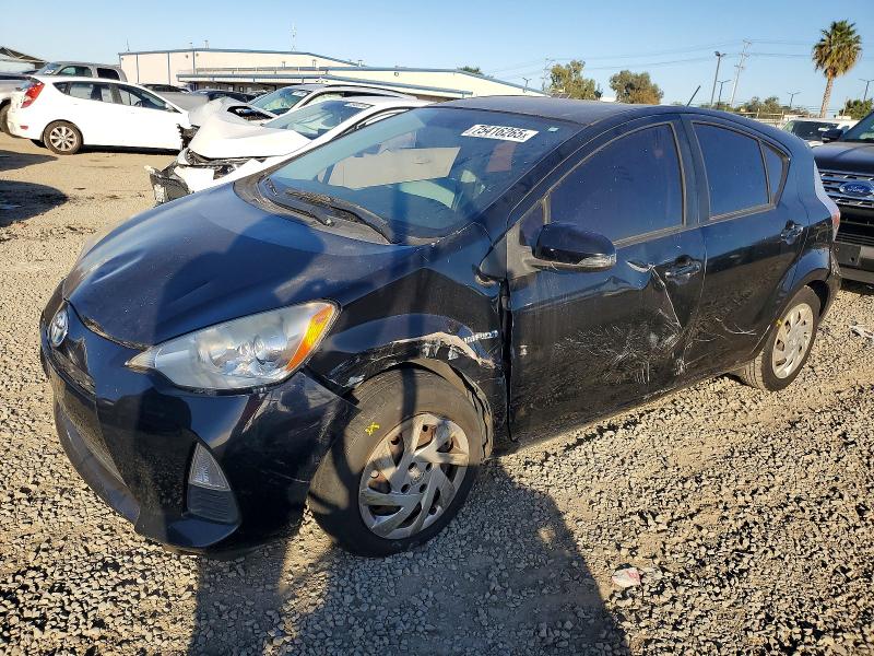 TOYOTA PRIUS C 2014 with VIN JTDKDTB36E1562198 - Photo from auction
