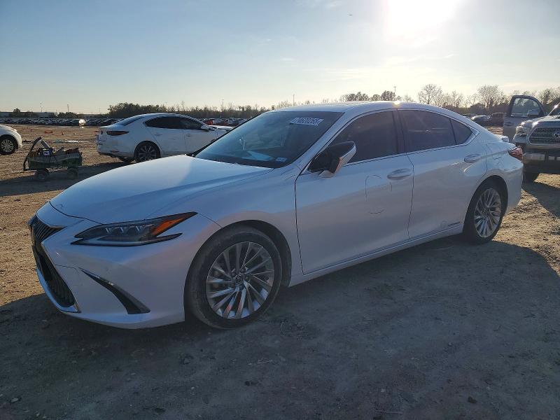 LEXUS ES 300H 2019 with VIN JTHB21B19K2020140 - Photo from auction