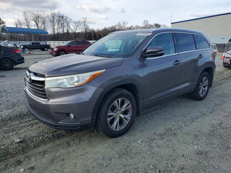 TOYOTA HIGHLANDER 2015 with VIN 5TDJKRFH4FS220862 - Photo from auction