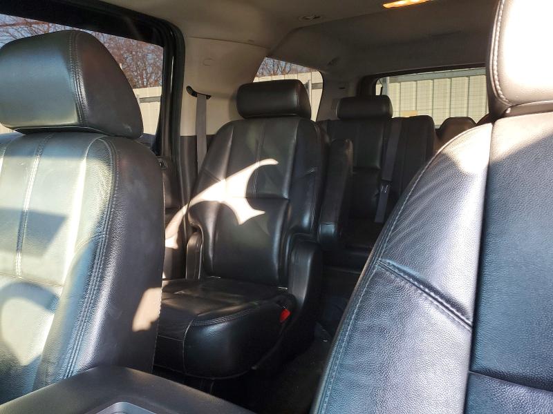 Photo 10 from auction – 2007 CHEVROLET SUBURBAN K with VIN 1GNFK16327J220375