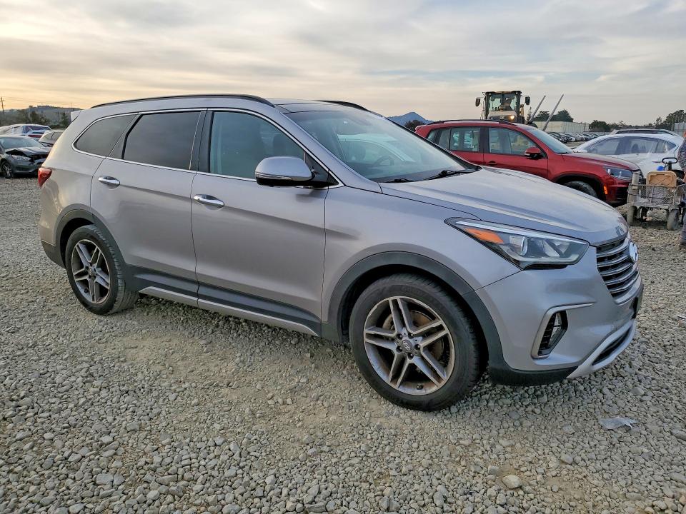 Photo 4 from auction – 2017 HYUNDAI SANTA FE with VIN KM8SR4HF7HU183864