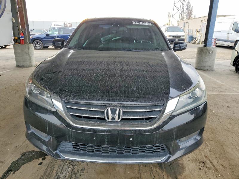 Photo 5 from auction – 2015 HONDA ACCORD with VIN 1HGCR2F83FA144089