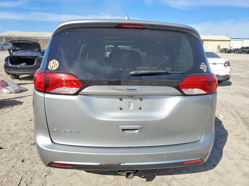 Photo 6 from auction – 2019 CHRYSLER PACIFICA T with VIN 2C4RC1EG1KR549712