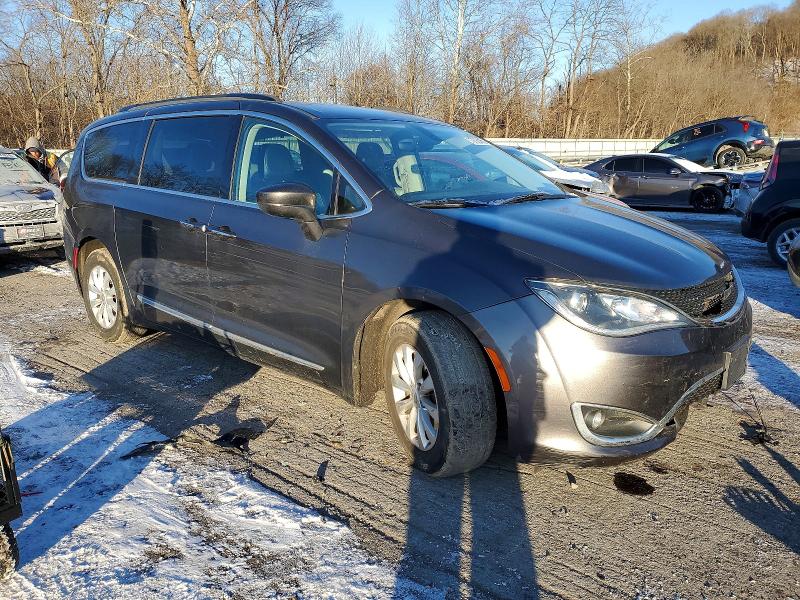 Photo 4 from auction – 2017 CHRYSLER PACIFICA with VIN 2C4RC1BG6HR733735