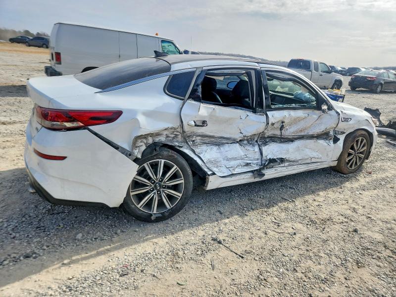 Photo 3 from auction – 2020 KIA OPTIMA with VIN 5XXGU4L11LG422246