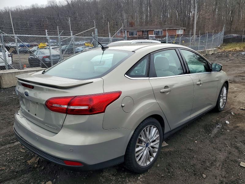 Photo 3 from auction – 2015 FORD FOCUS with VIN 1FADP3J29FL227098