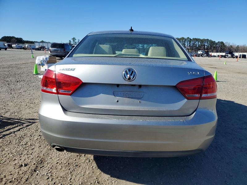 Photo 6 from auction – 2014 VOLKSWAGEN PASSAT SE with VIN 1VWBN7A36EC070486