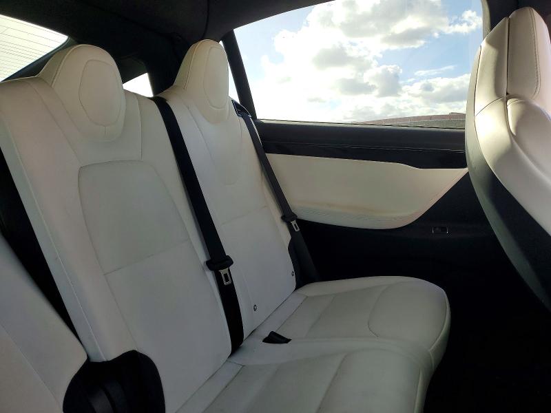 Photo 11 from auction – 2019 TESLA MODEL X with VIN 5YJXCDE24KF149426