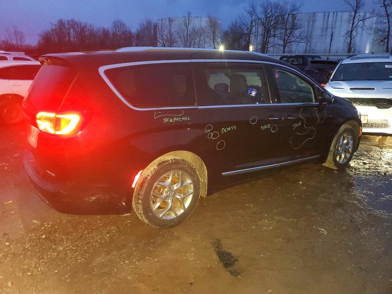 Photo 3 from auction – 2017 CHRYSLER PACIFICA L with VIN 2C4RC1GG8HR754322