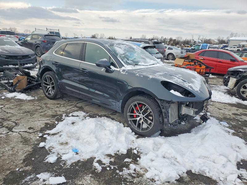 Фото 4 с аукциона – 2022 PORSCHE MACAN S с VIN WP1AG2A50NLB23307
