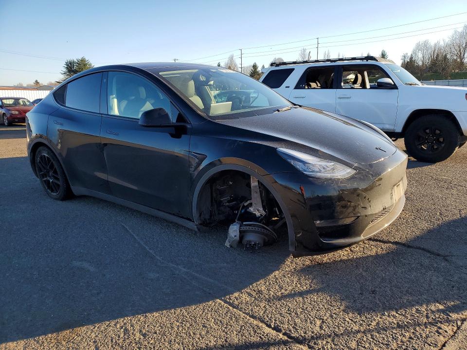Photo 4 from auction – 2022 TESLA MODEL Y with VIN 7SAYGDEE3NF504323
