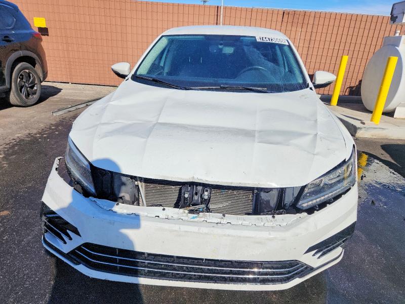 Photo 5 from auction – 2018 VOLKSWAGEN PASSAT with VIN 1VWAA7A32JC036806