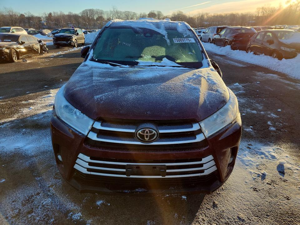 Photo 5 from auction – 2019 TOYOTA HIGHLANDER with VIN 5TDJZRFH2KS968435