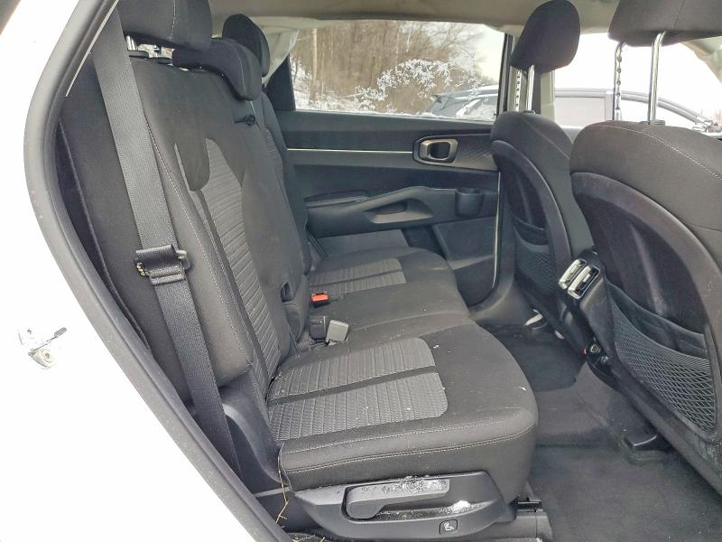 Photo 11 from auction – 2022 KIA SORENTO LX with VIN 5XYRGDLC7NG080558