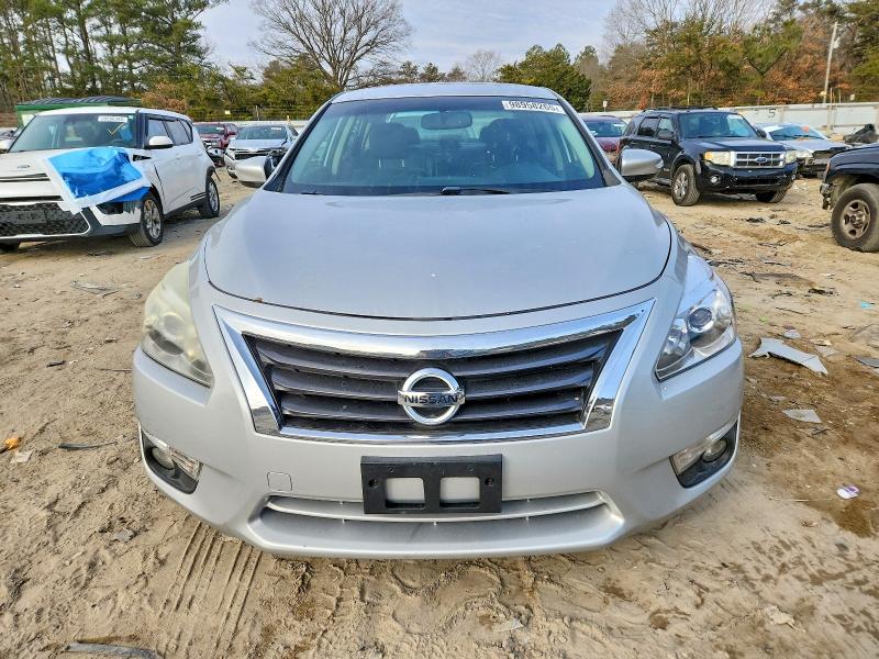 Photo 5 from auction – 2015 NISSAN ALTIMA 2.5 with VIN 1N4AL3AP1FN352689