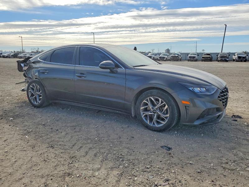 Photo 4 from auction – 2021 HYUNDAI SONATA with VIN 5NPEL4JA5MH070050