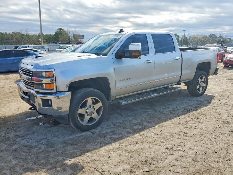 CHEV SILVERADO 2018 z numerem VIN 1GC1KWEY0JF128995 - Zdjęcie z aukcji