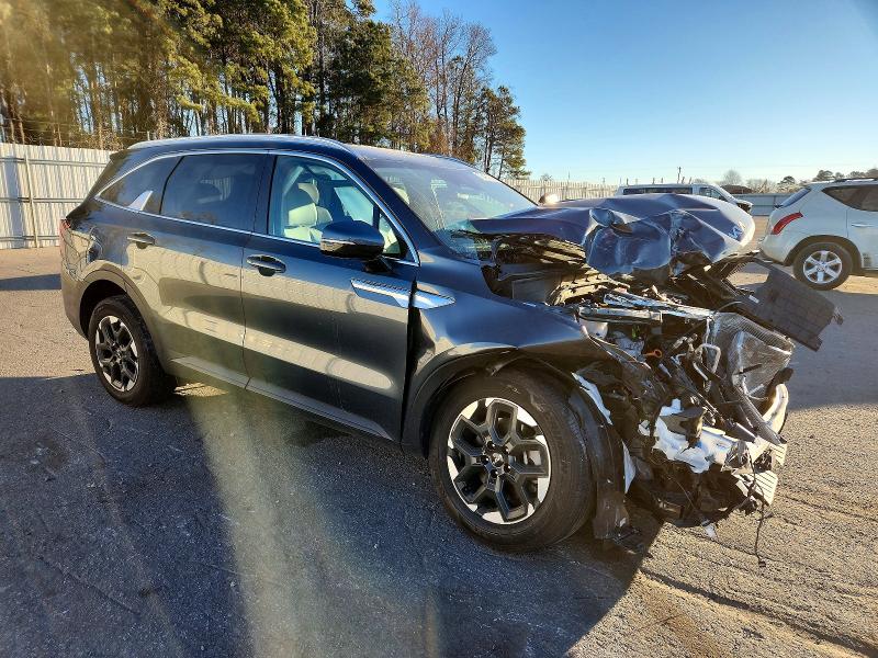 Photo 4 from auction – 2025 KIA SORENTO with VIN 5XYRL4JC0SG322844