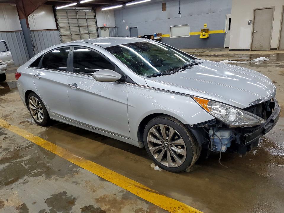 Photo 4 from auction – 2013 HYUNDAI SONATA with VIN 5NPEC4AC6DH533511