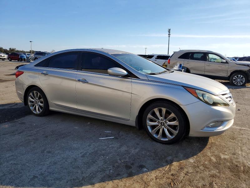 Photo 4 from auction – 2013 HYUNDAI SONATA with VIN 5NPEC4AC5DH569089
