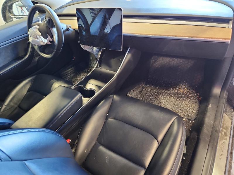 Photo 8 from auction – 2018 TESLA MODEL 3 with VIN 5YJ3E1EB2JF107794