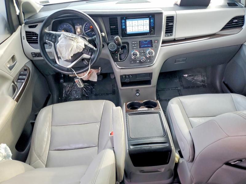 Photo 8 from auction – 2015 TOYOTA SIENNA XLE with VIN 5TDDK3DCXFS125563