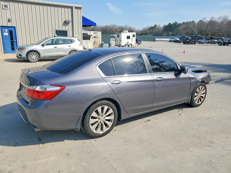 Photo 3 from auction – 2014 HONDA ACCORD with VIN 1HGCR2F88EA109773