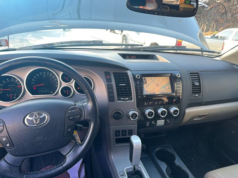 Photo 9 from auction – 2012 TOYOTA SEQUOIA LI with VIN 5TDJY5G18CS057637