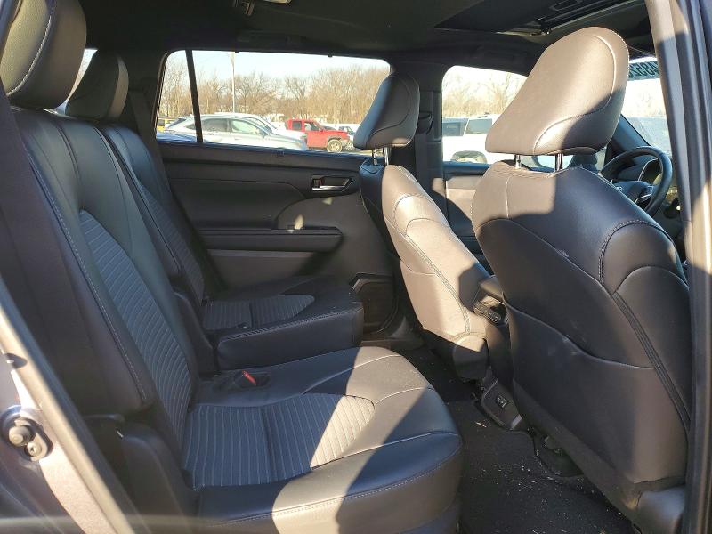 Photo 11 from auction – 2024 TOYOTA HIGHLANDER with VIN 5TDKDRAH9RS531889